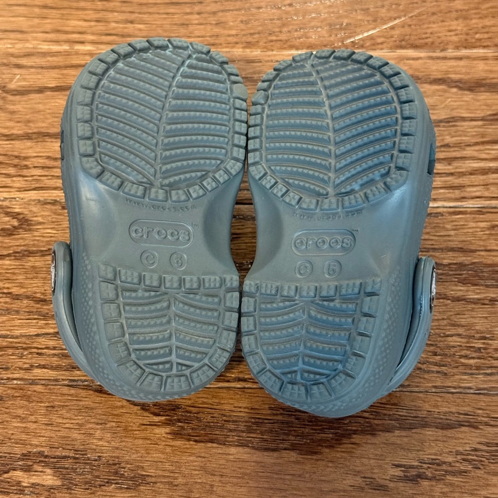 CROCS size 5 Child (Color:Grey) - Picture 5 of 5